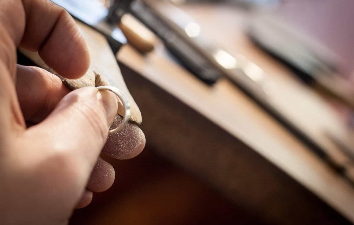 goldsmith-5909685_1920